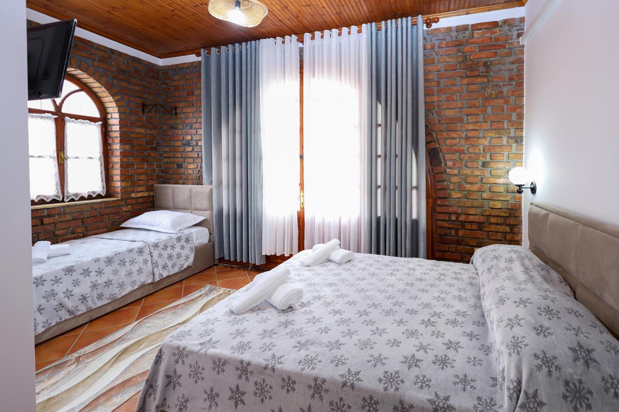 Hotel Boutique Buzi Берат Экстерьер фото